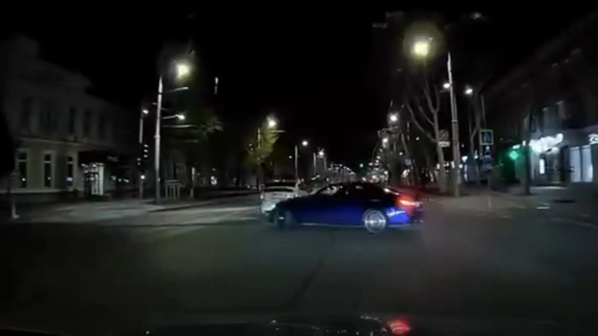 /VIDEO/ Pericol pe străzile din Chișinău: Momentul filmat de un șofer vitezoman care se laudă cu 180 km/h