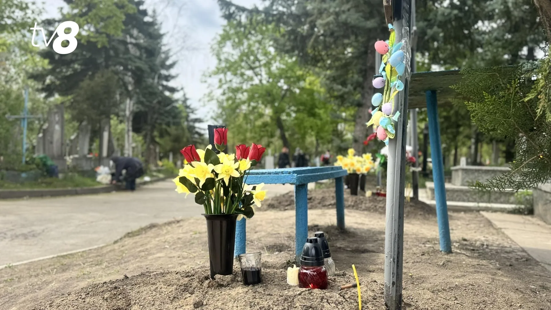 /VIDEO/ Paștele Blajinilor la Chișinău: Drumurile duc spre Cimitirul Sfântul Lazăr, iar autobuzele sunt pline