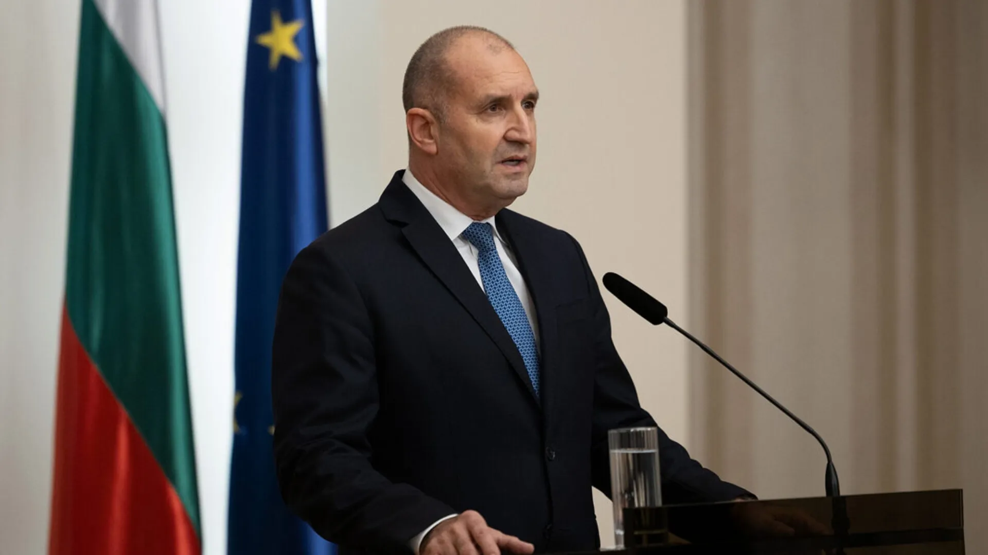 Rezultate alegeri parlamentare în Bulgaria: Rumen Radev, candidatul prorus, are cele mai multe voturi