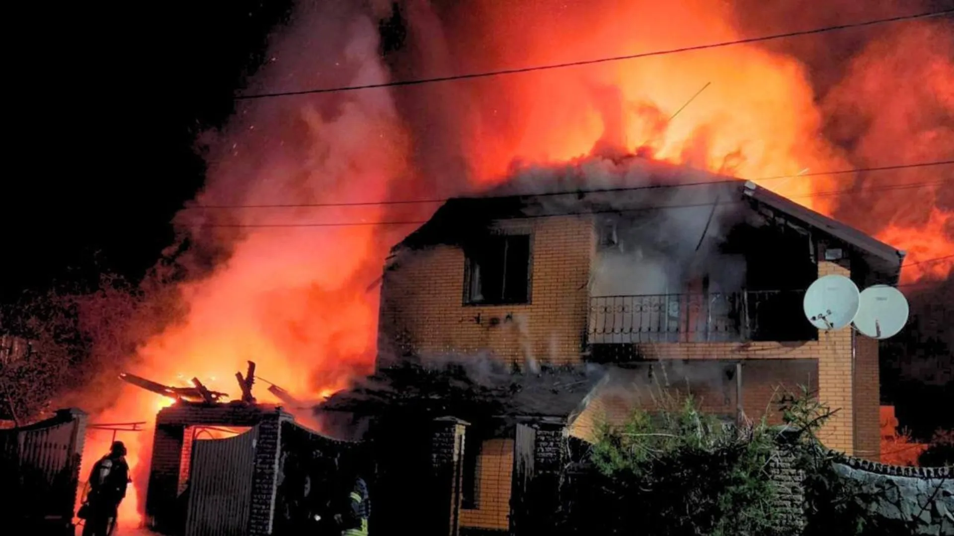 /VIDEO/ Atacuri în mai multe regiuni ale Ucrainei: Cel puțin 11 persoane rănite și distrugeri în zone rezidențiale