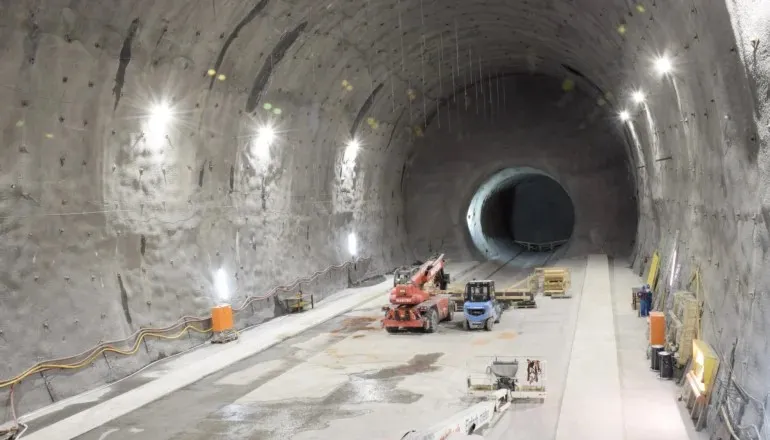 Cel mai lung tunel subteran din lume se construiește sub Alpi: Câți kilometri are coridorul feroviar