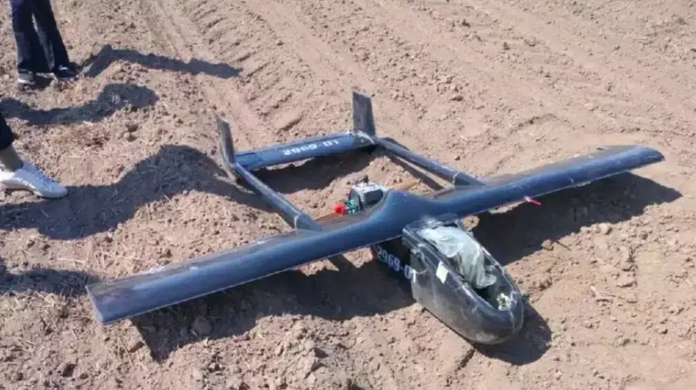 O dronă, descoperită pe un câmp, la Suceava: Dispozitivul a fost găsit de un sătean