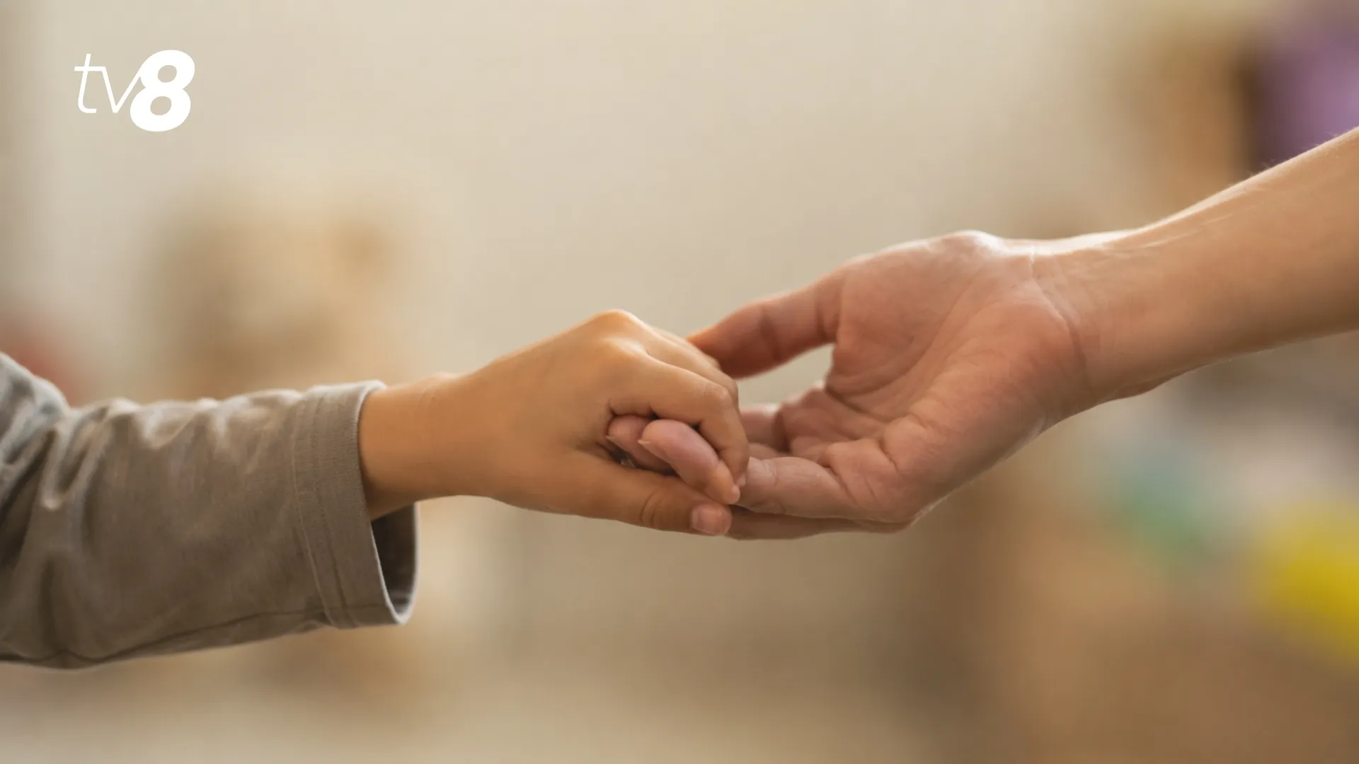 /VIDEO/ Mai puține adopții în Moldova în ultimii ani: Povestea unei familii care a luat acasă un copil după 4 ani de așteptare