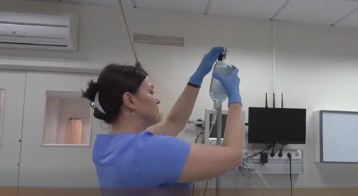 /VIDEO/ Din băncile universității, direct lângă pacienți: Cum se desfășoară practica viitorilor asistenți medicali