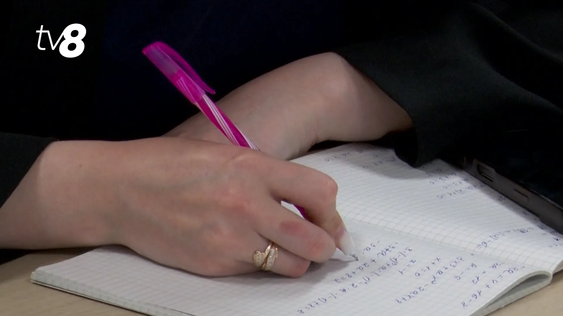 /VIDEO/ Pregătiri pe ultima sută de metri pentru Bacalaureat: Elevii iau cu asalt meditațiile pentru a recupera materiile