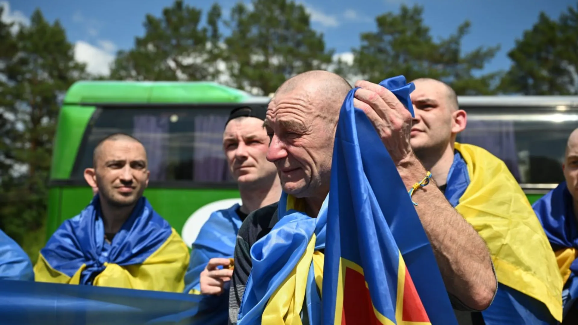 /VIDEO/ Un nou schimb de prizonieri între Rusia și Ucraina: Cel mai tânăr are 26 de ani