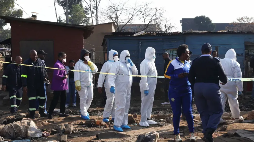 /VIDEO/ Atac armat în Africa de Sud: Cel puțin 12 persoane au fost ucise, iar 9 au fost rănite