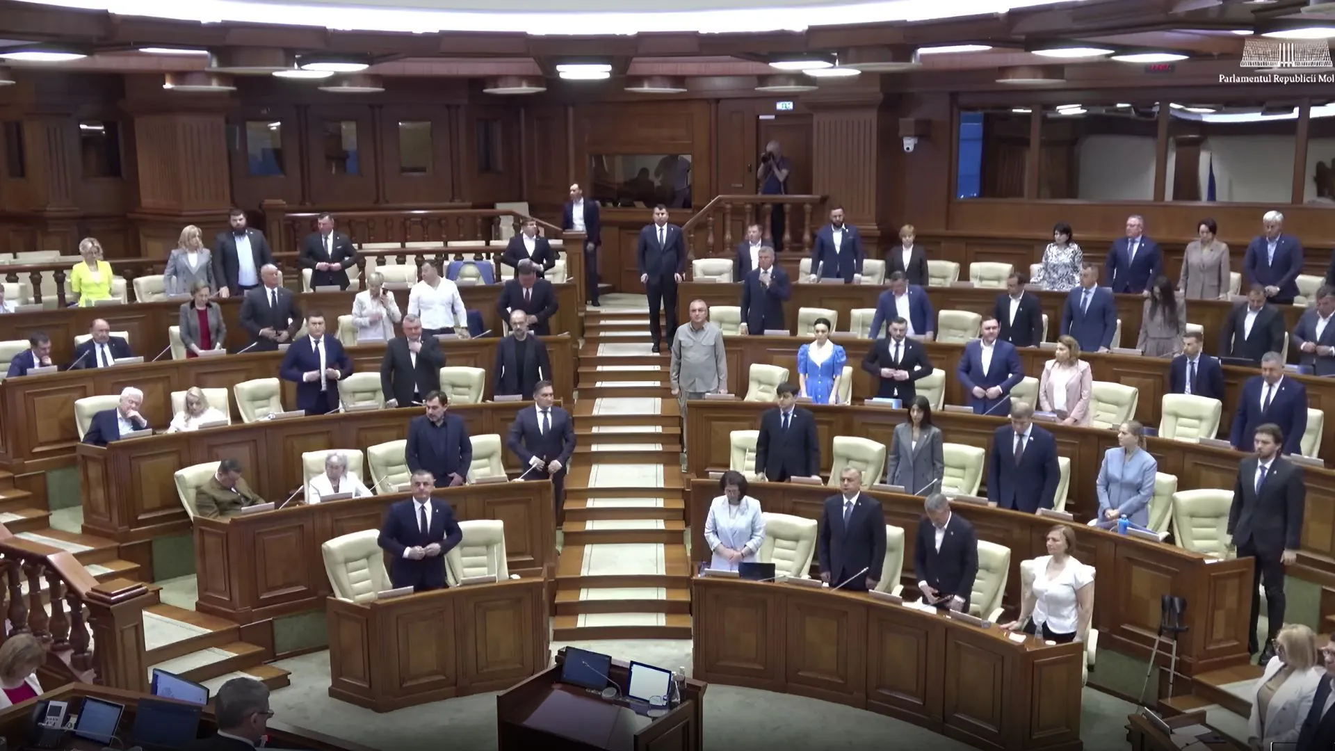 /VIDEO/ 85 de ani de la primul val de deportări staliniste: Deputații comuniști au refuzat să țină un minut de reculegere