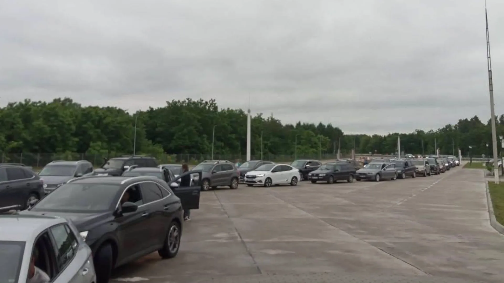 Trafic intens la frontieră, pe sensul de ieșire din Republica Moldova: Ce vamă să evitați
