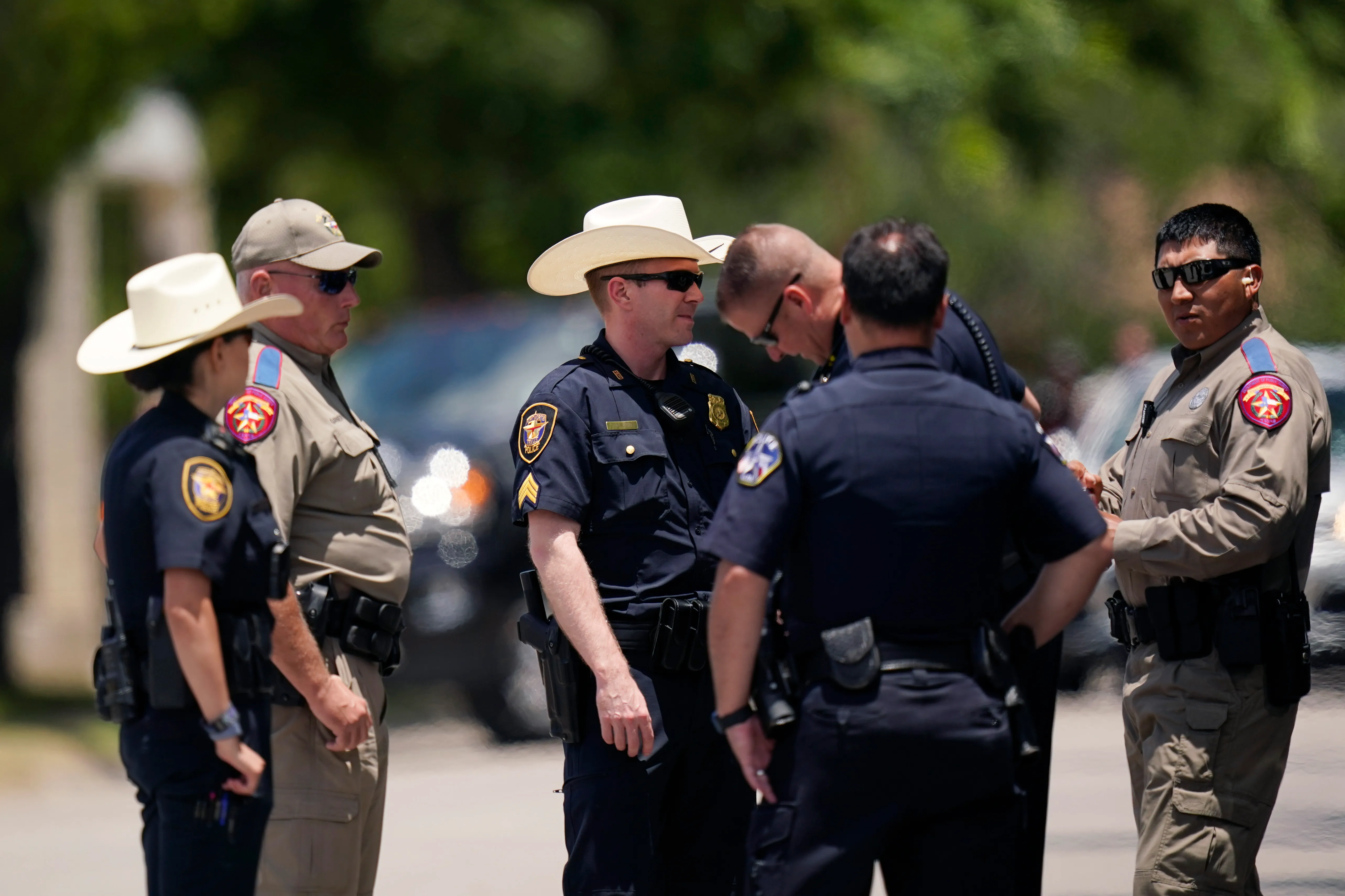 Atac armat în Texas cu 11 victime: Atacatorul a fost găsit mort de polițiști