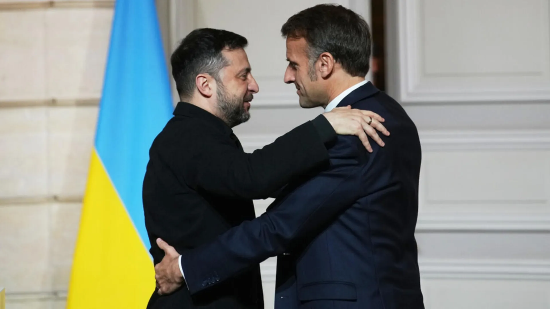 „Ești liber diseară?”: Ce au discutat Macron și Zelenski la G7, fără să știe că microfonul e deschis