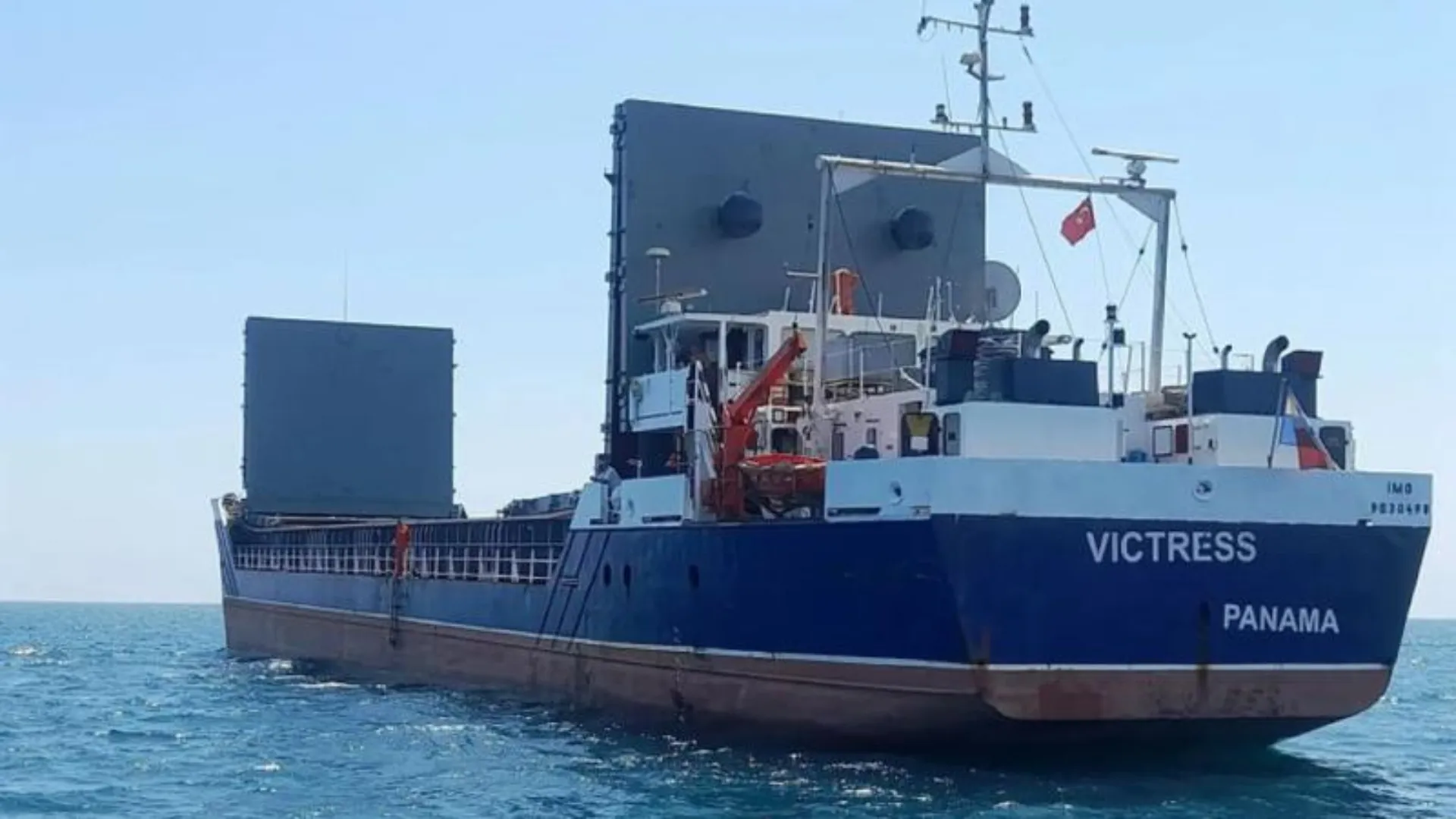 /VIDEO/ Atac în Marea Neagră: O navă turcească a luat foc după ce a fost lovită de o dronă rusească