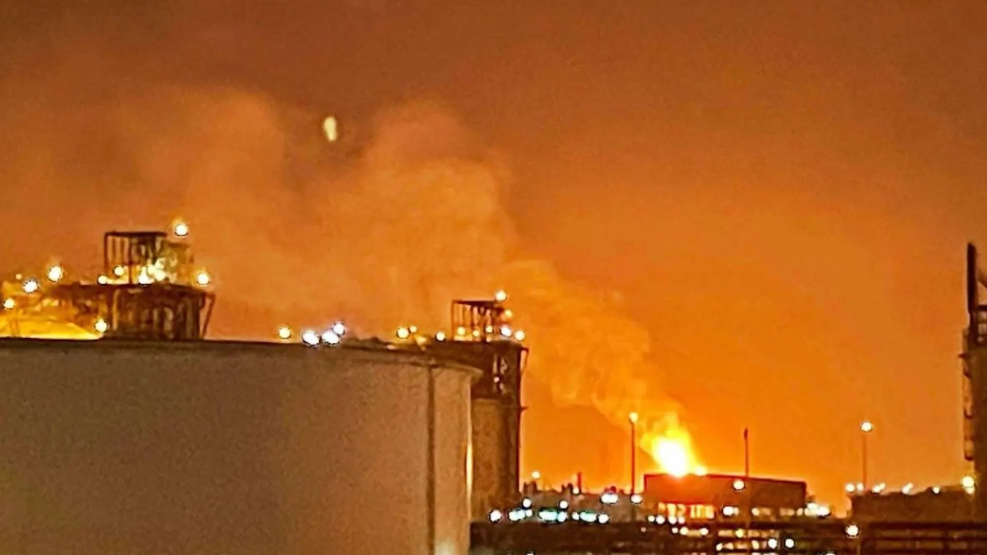 /VIDEO/ Explozie la cel mai mare centru de gaze naturale lichefiate din lume: Peste 70 de răniți și cel puțin 18 dispăruți în Qatar