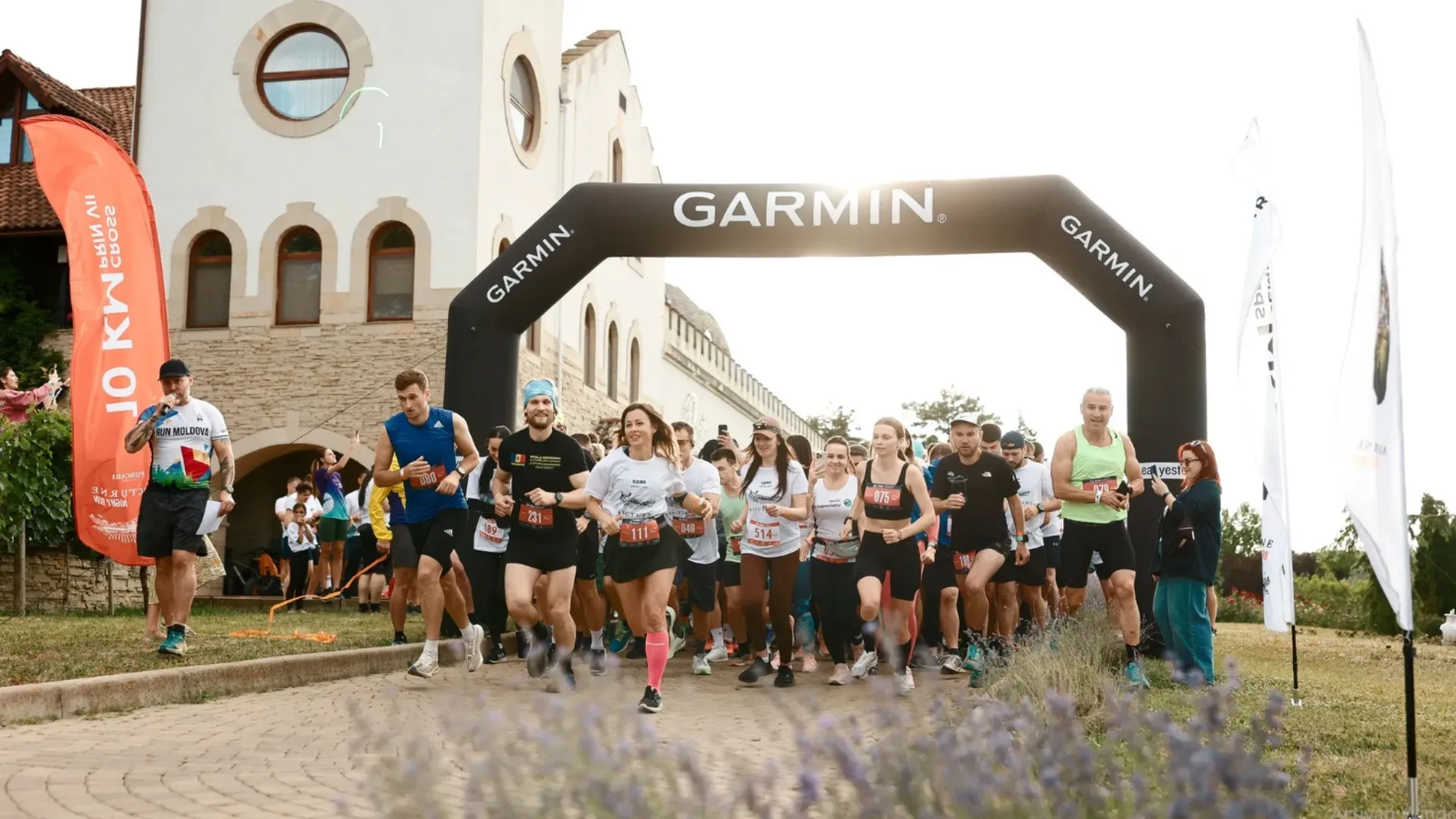 /VIDEO/ Nocturne Night Run la Purcari: Locul unde energia sportivilor se îmbină cu vinurile autentice /P/