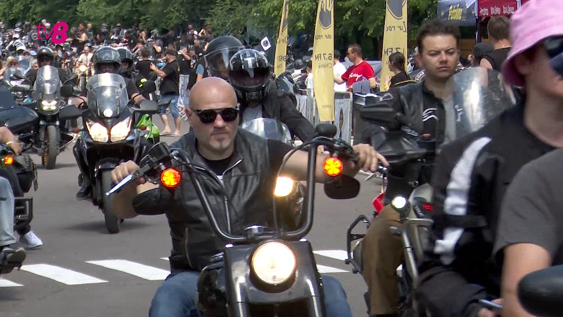 /VIDEO/ Moto-fest a adunat sute de bikeri: Motocicliștii vor experimenta viața la cort și vor cutreiera traseele din țară