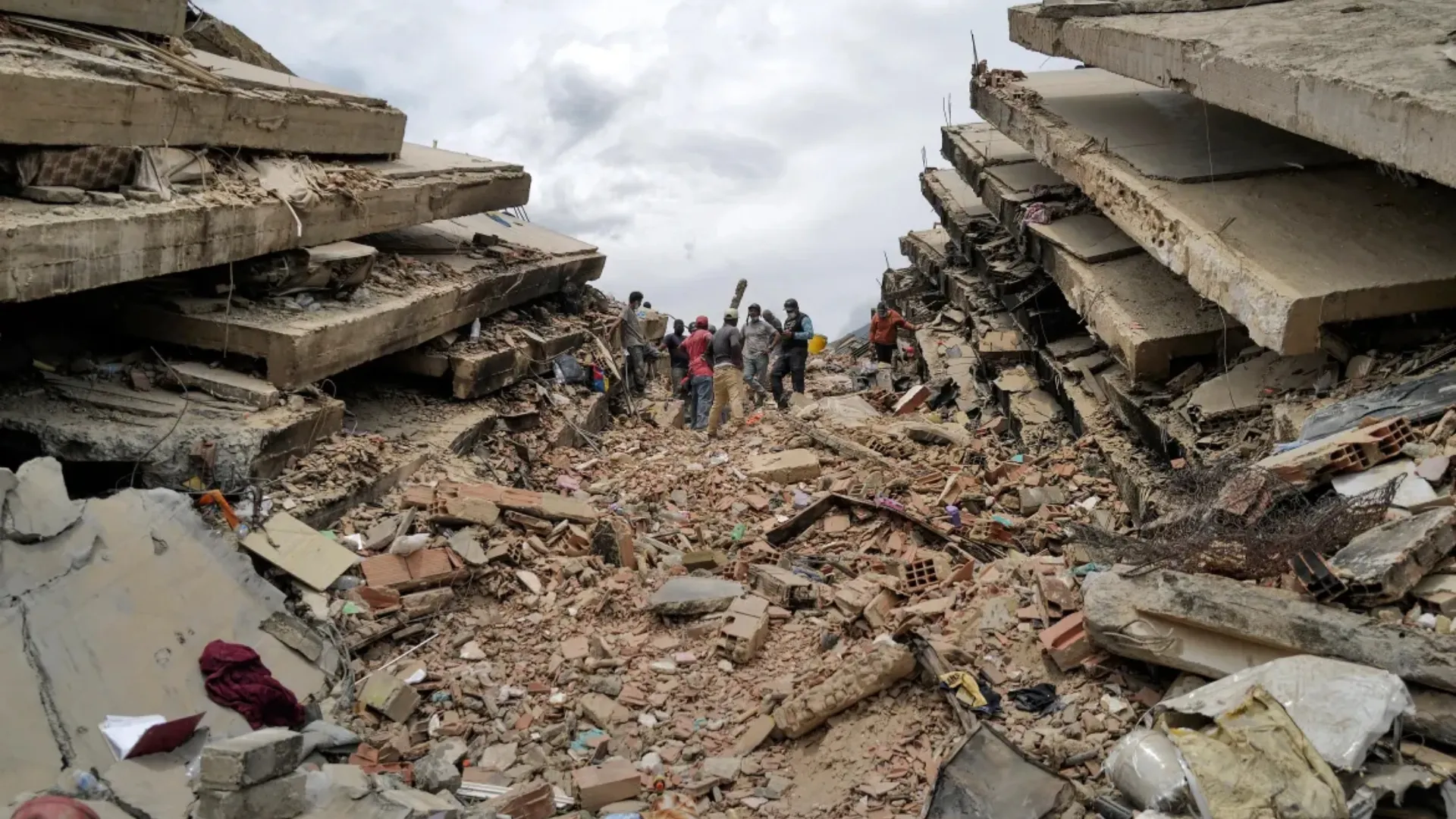 /VIDEO/ O săptămână de coșmar în Venezuela: Sunt peste 1.700 de morți, iar salvatorii caută încă 50.000 de dispăruți