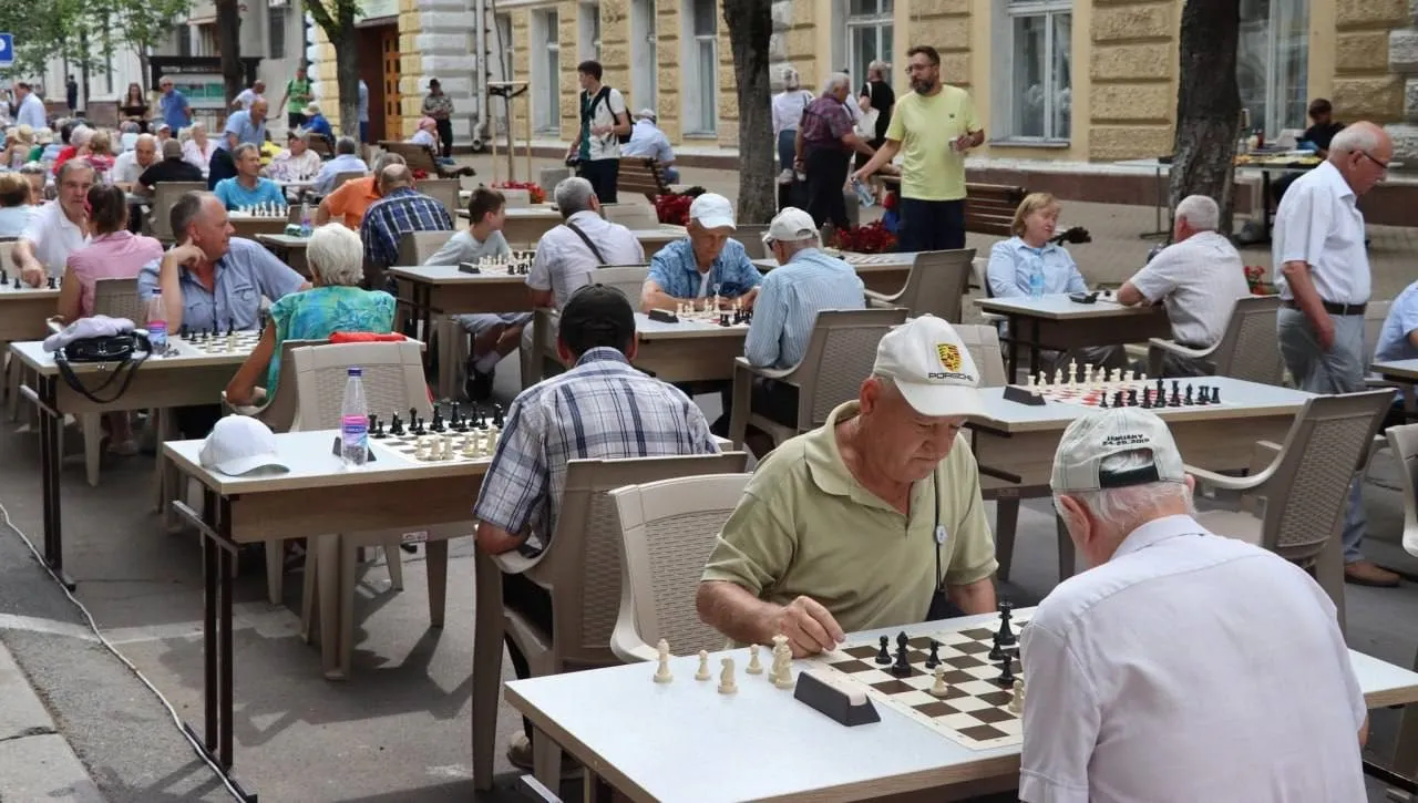 Start turneului de șah și dame „Cupa Seniorilor” 2026: Competiții în toate sectoarele Capitalei