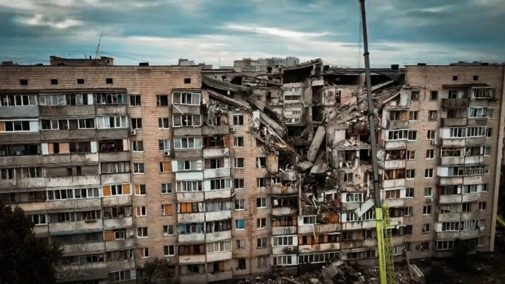 /VIDEO/ Noapte de coșmar la Kiev: Cel puțin 11 morți și 46 de răniți după un nou atac masiv al Rusiei