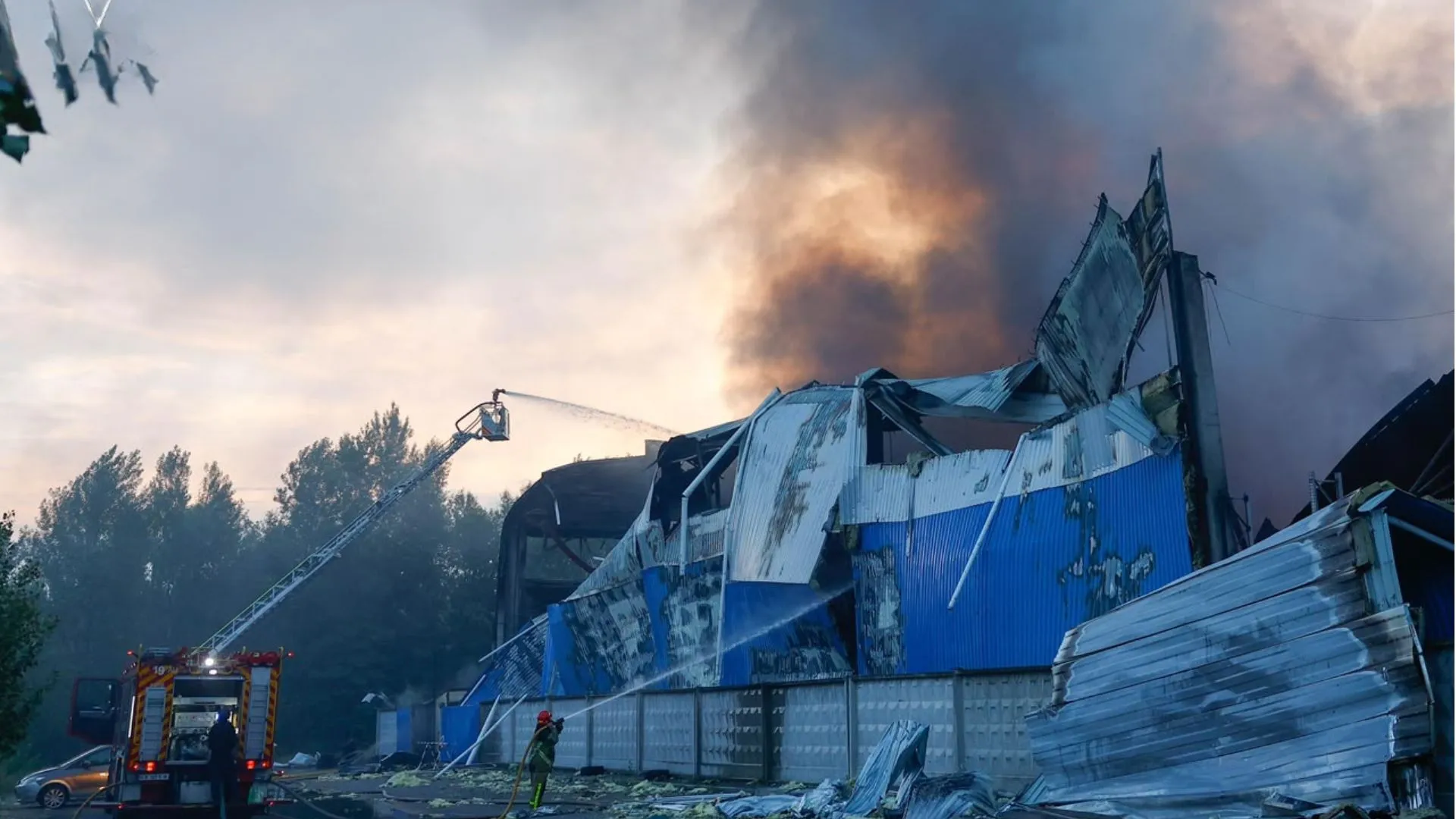 /VIDEO/ Rusia a atacat Kievul cu rachete balistice: Cel puțin o persoană a murit, iar mai multe au fost rănite