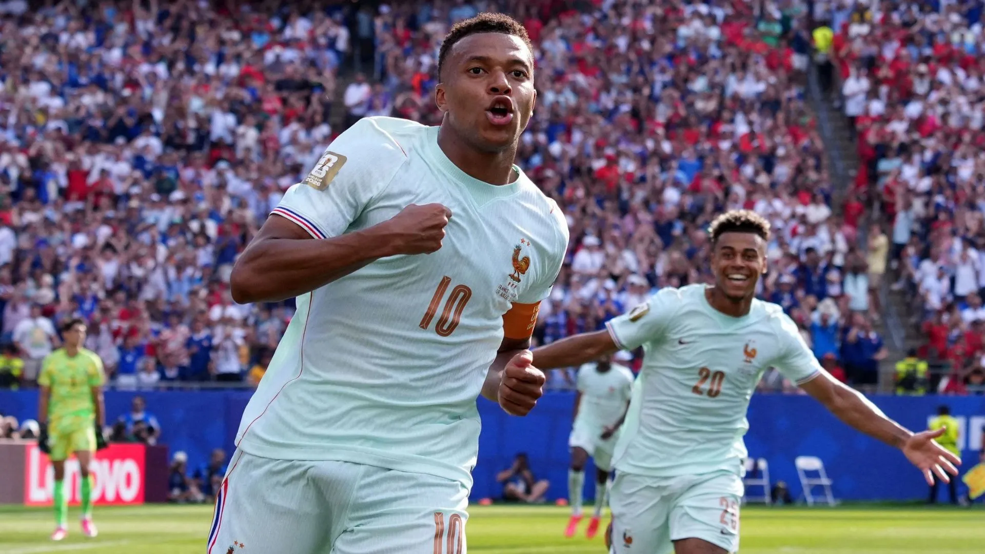 Franța, prima semifinalistă a Cupei Mondiale de fotbal: Mbappe și Dembele au decis calificarea