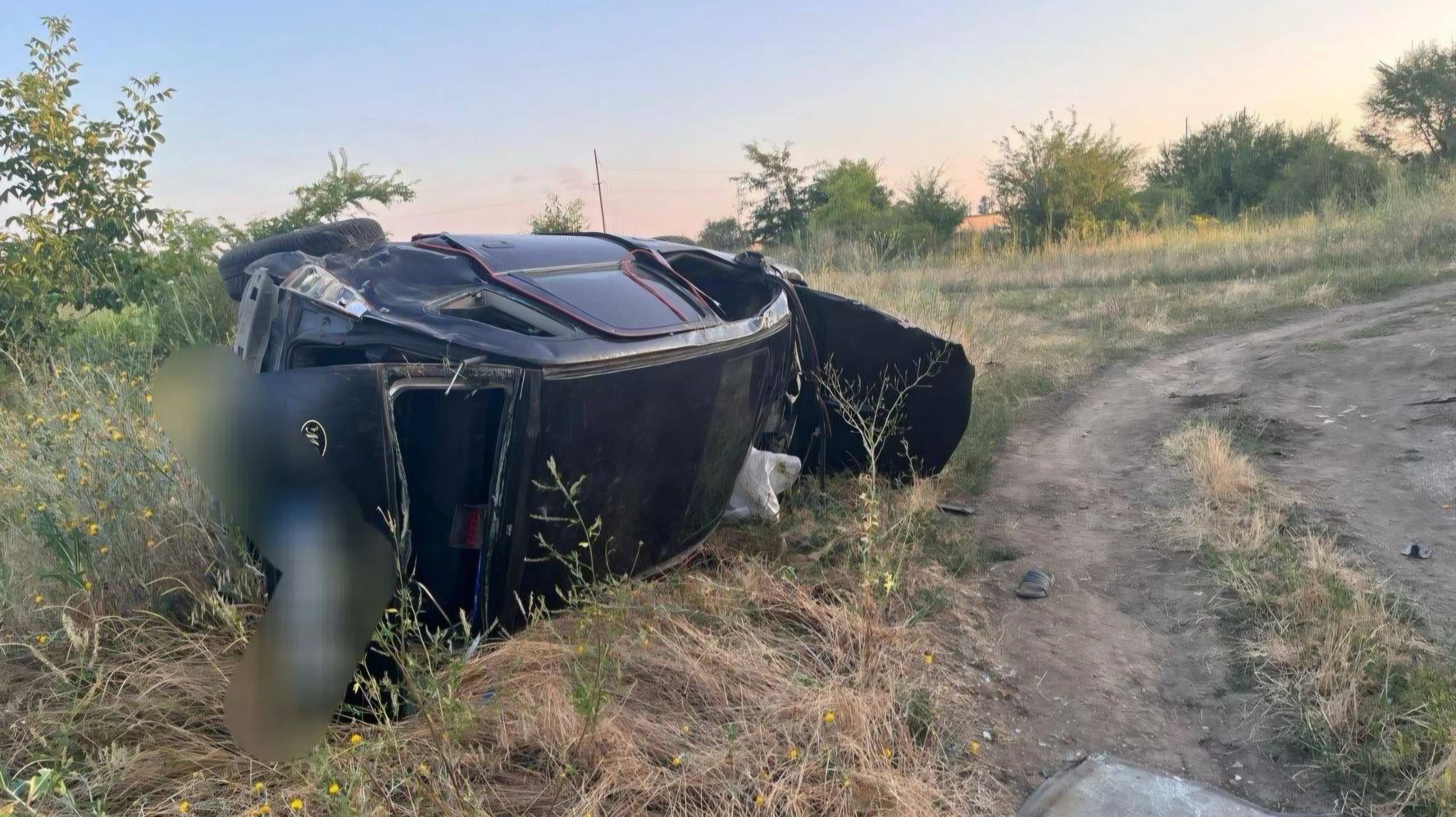 Și-a pierdut viața într-o curbă: Un tânăr de 29 de ani a decedat după ce mașina a ieșit de pe traseu