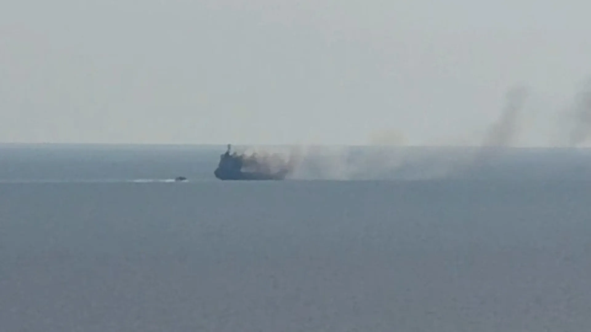 Explozie și navă în flăcări în Marea Neagră: Nicușor Dan leagă incidentul de războiul Rusiei