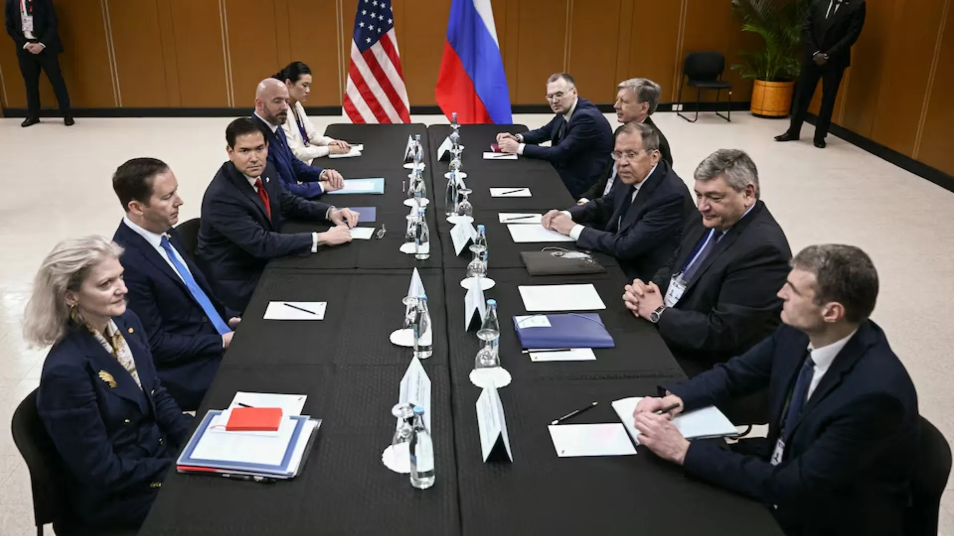 Rubio și Lavrov au discutat despre Ucraina: Washingtonul caută un acord, iar Moscova critică livrările de arme