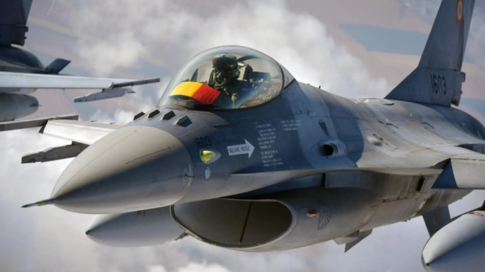 Premieră pentru apărarea României: O dronă care a traversat mai multe județe, doborâtă de un avion F-16