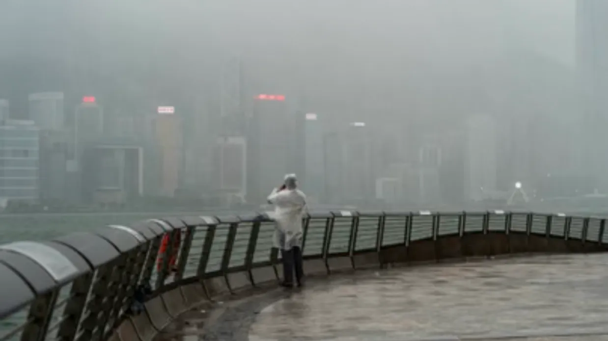/VIDEO/ Cel mai puternic taifun din China de la începutul anului a lovit coasta sudică: Sute de mii de oameni, evacuați