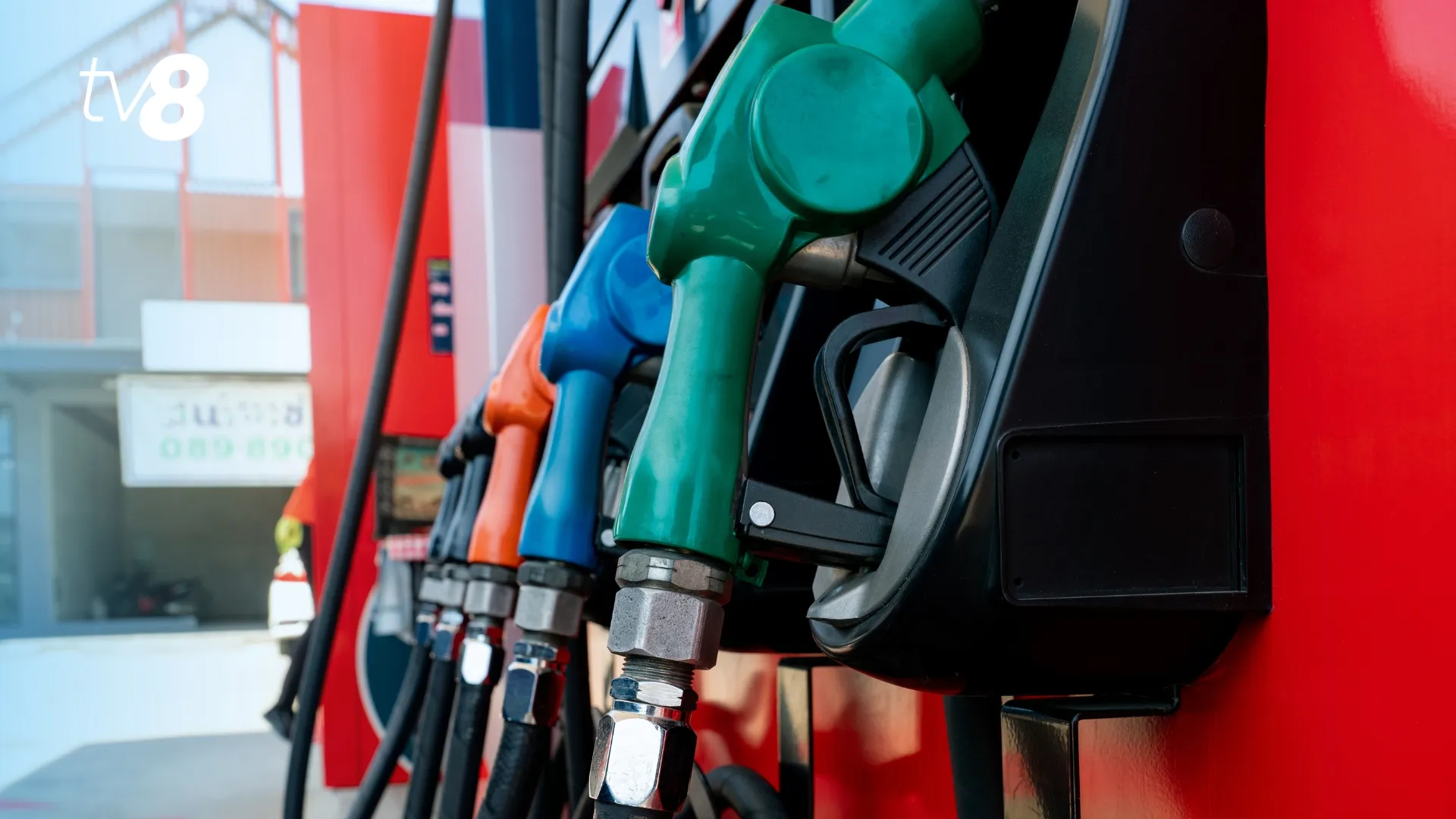 Prețuri mai mici la pompă: Cât vor costa benzina și motorina pe 8, 9 și 10 august 2026