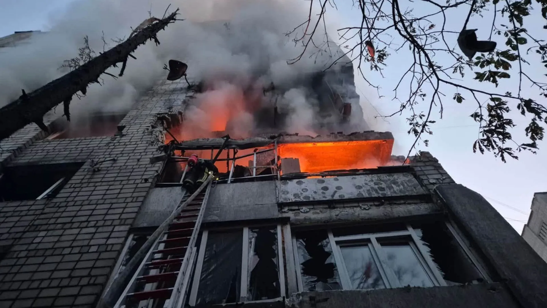 /LIVE TEXT/ Război în Ucraina, ziua 1618: Noapte de coșmar la Lvov, explozie în Polonia și familie ucisă. Kievul îl înlocuiește pe Lenin