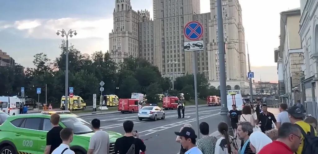/VIDEO/ Explozie la un restaurant de lux din Moscova: Trei morți și 15 răniți la aniversarea unui general. O femeie ar fi intrat cu bomba