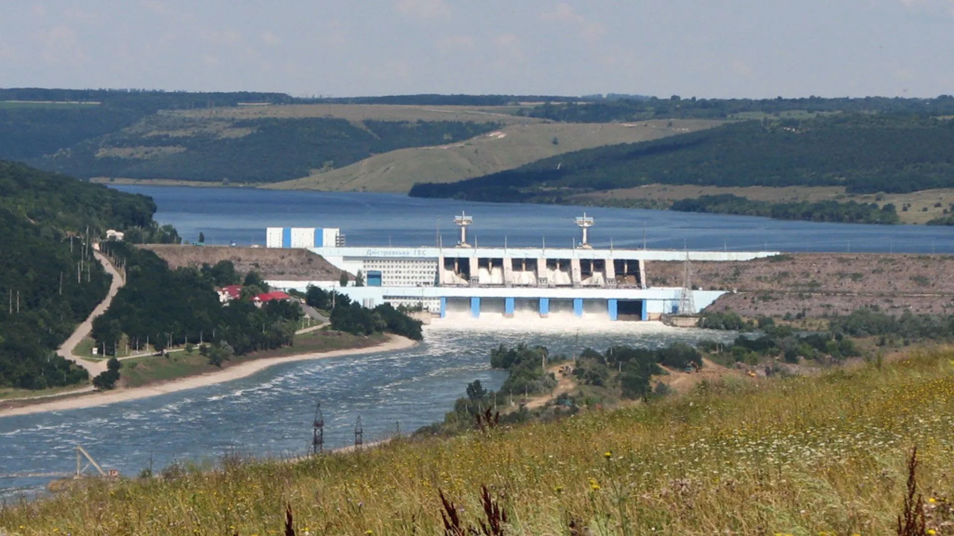 /VIDEO/ Tot mai puțină apă în lacul de acumulare de la Novodnistrovsk. Gheorghe Hajder: „Este pe jumătate gol”
