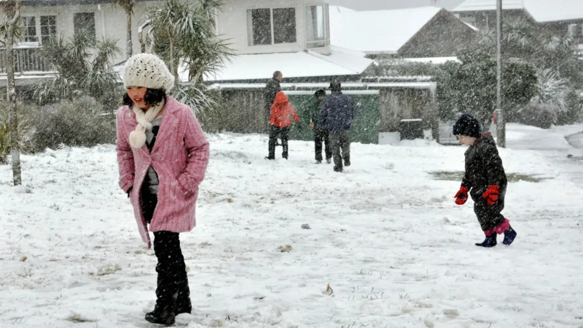 /VIDEO/ Noua Zeelandă, lovită de un val de frig polar: A nins pentru prima dată în ultimii 15 ani