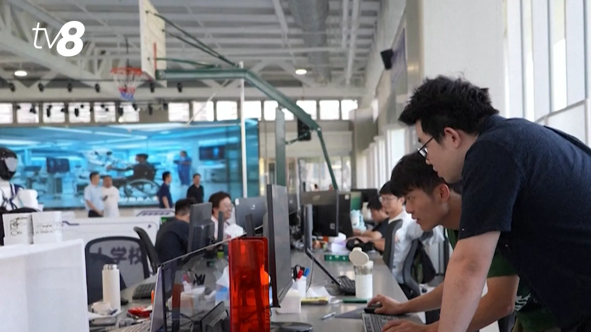 /VIDEO/ Roboții învață la școală: În China a fost deschisă, în premieră, o intituție pentru instruirea mașinăriilor