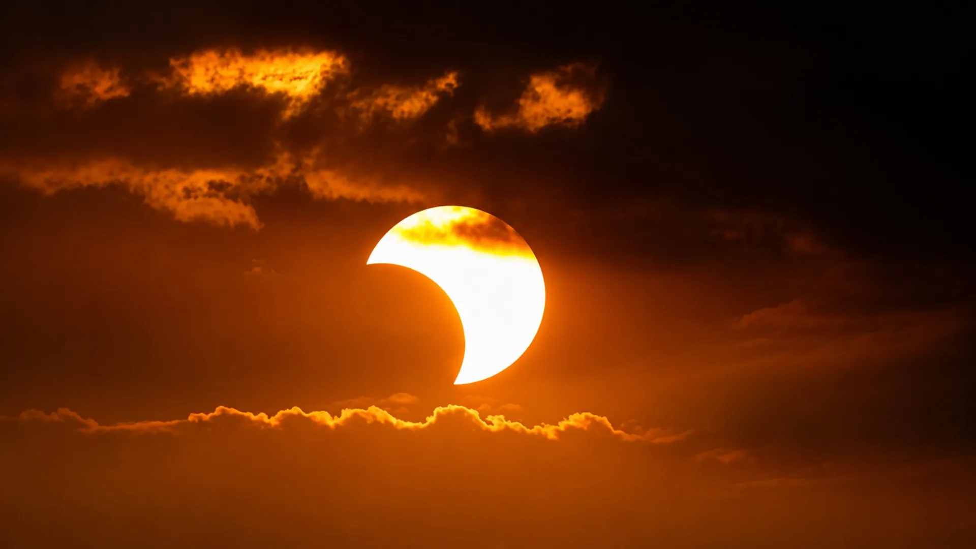 Eclipsa de Soare și Perseidele, pe 12 august 2026: Unde și când se văd din Moldova
