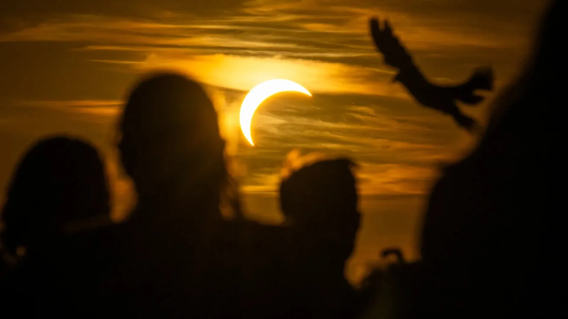 /FOTO/ Eclipsa totală de Soare 2026 a cucerit privirile: Cum s-a văzut fenomenul în lume