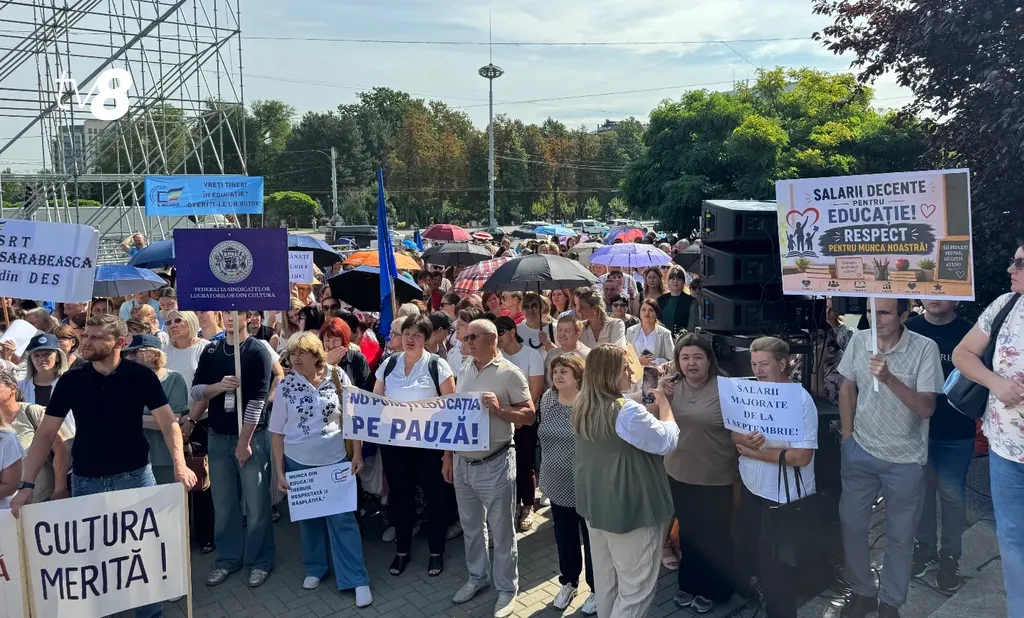 протест учителей кишинев2
