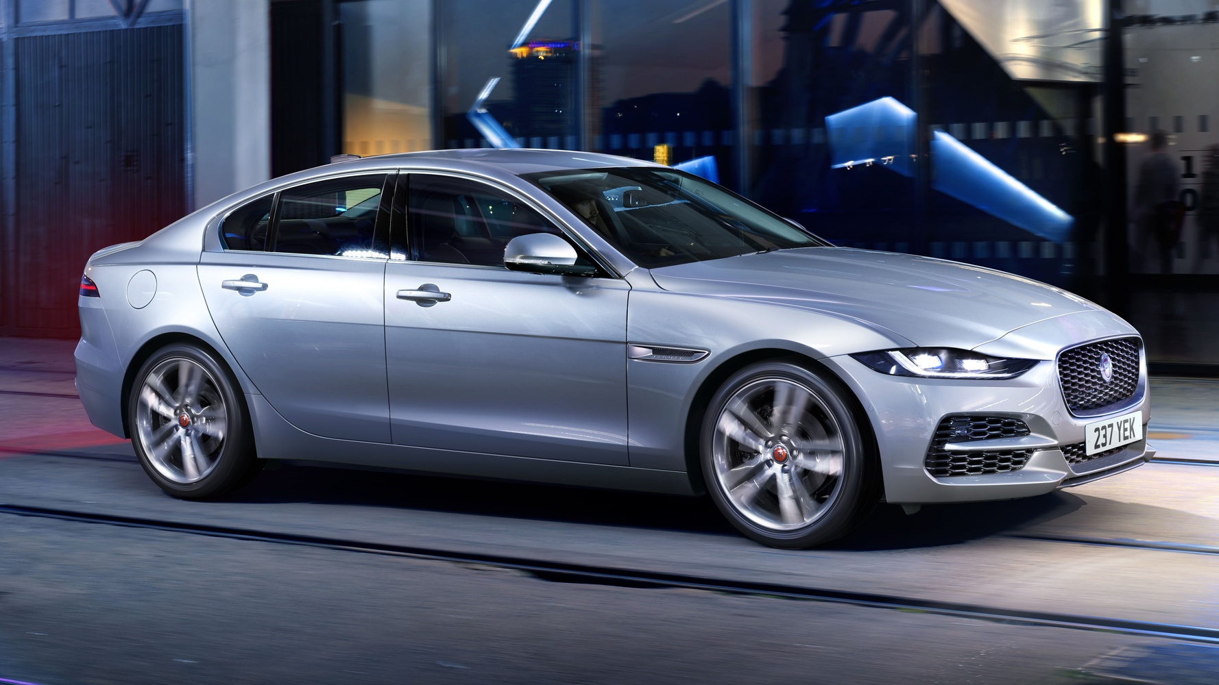 Jaguar xe 2021